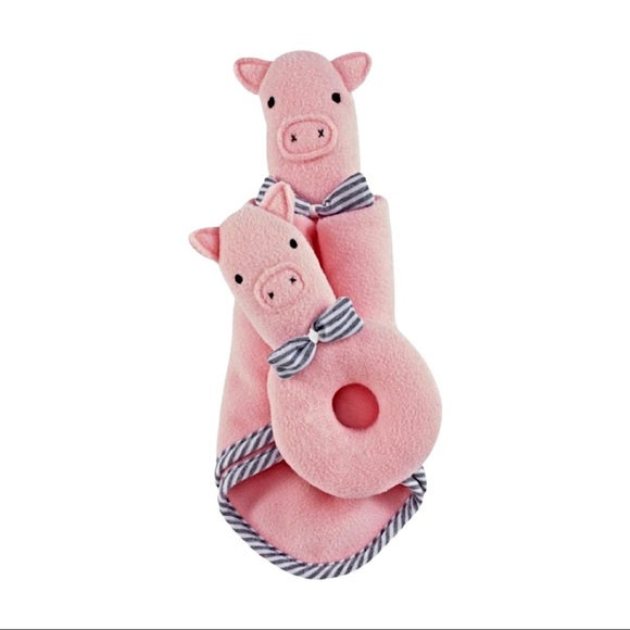 🎄Crate & Barrel plush pig rattle - Picture 1 of 11